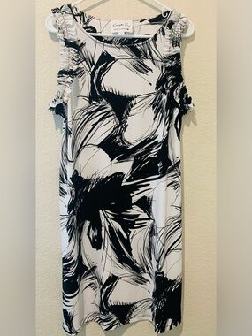 Compli K Black and White Abstract Floral Top